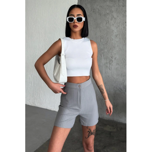 Zarif Ve Şıklığı Bir Arada Sunan Yüksek Bel Krep Esnek Çimalı Çizgili Şort Gri Zarif Ve Şıklığı Bir Arada Sunan Yüksek Bel Krep Esnek Çimalı Çizgili Şort Gri