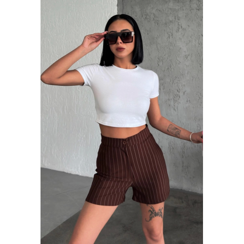 Zarif Ve Şıklığı Bir Arada Sunan Yüksek Bel Krep Esnek Çimalı Çizgili Şort Kahverengi Zarif Ve Şıklığı Bir Arada Sunan Yüksek Bel Krep Esnek Çimalı Çizgili Şort Kahverengi