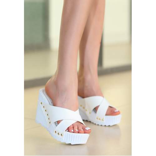 Beyaz Cilt Dolgu Topuk Terlik Beyaz Cilt Dolgu Topuk Terlik