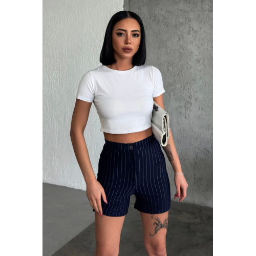 Zarif Ve Şıklığı Bir Arada Sunan Yüksek Bel Krep Esnek Çimalı Çizgili Şort Lacivert Zarif Ve Şıklığı Bir Arada Sunan Yüksek Bel Krep Esnek Çimalı Çizgili Şort Lacivert