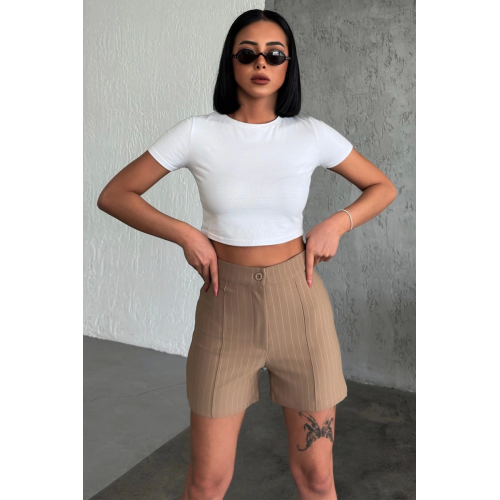 Zarif Ve Şıklığı Bir Arada Sunan Yüksek Bel Krep Esnek Çimalı Çizgili Şort Bej Zarif Ve Şıklığı Bir Arada Sunan Yüksek Bel Krep Esnek Çimalı Çizgili Şort Bej