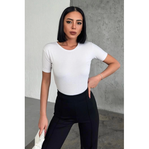 Rahat Ve Şık Kısa Kollu Bisiklet Yaka Likralı Viskon Penye Body Beyaz Rahat Ve Şık Kısa Kollu Bisiklet Yaka Likralı Viskon Penye Body Beyaz