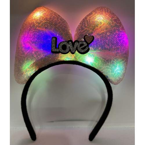Led Işıklı 3 Farklı Fonksiyonda Yanan Gümüş Love Yazılı Toz Pembe Fiyonk Taç 20X17 cm Led Işıklı 3 Farklı Fonksiyonda Yanan Gümüş Love Yazılı Toz Pembe Fiyonk Taç 20X17 cm